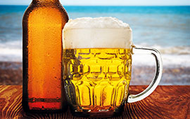 Mineralwasser und Bier mit Plastikfasern verunreinigt