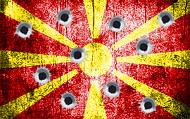 Mazedonien-Flagge-Einschusslöcher