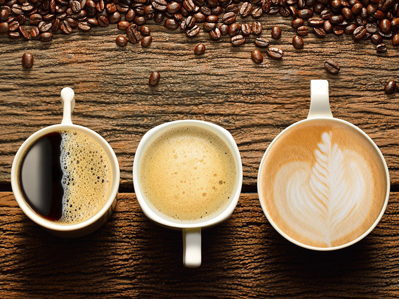 Kaffeetassen-Kaffeebohnen